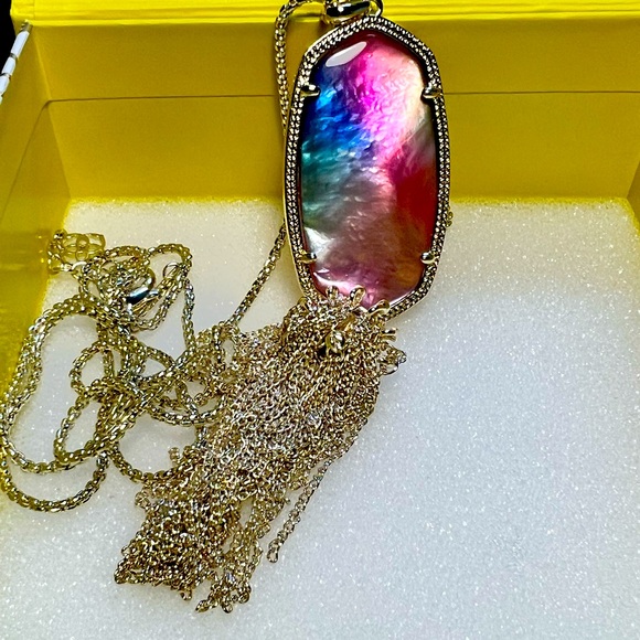 Kendra Scott Jewelry - NWT Kendra Scott Rayne Necklace Watercolor Pearl & Yellow Gold Best Stone EVER!